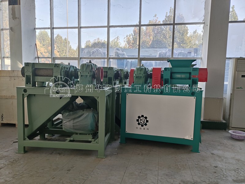 對輥擠壓造粒機(jī).jpg